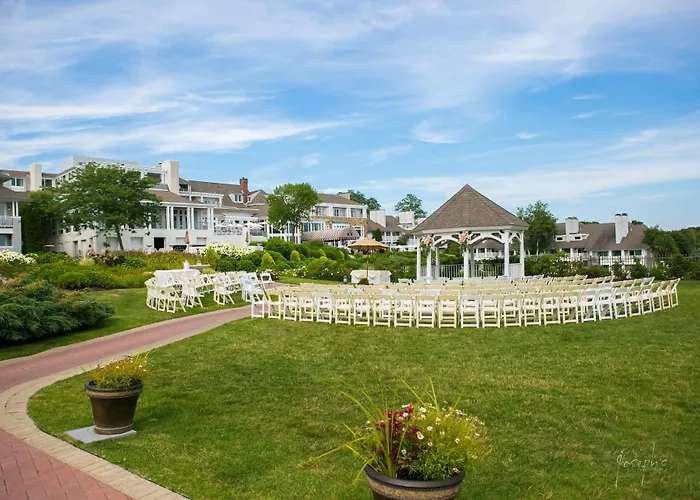 Water'S Edge Resort & Spa